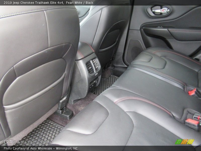 Pearl White / Black 2019 Jeep Cherokee Trailhawk Elite 4x4
