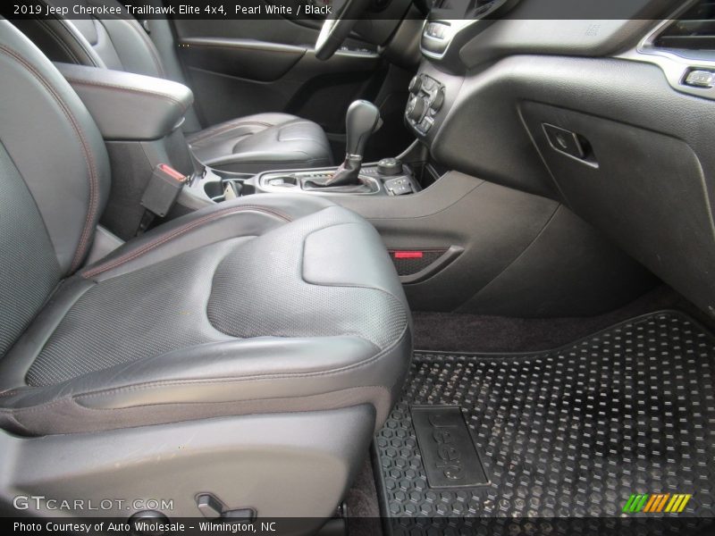 Pearl White / Black 2019 Jeep Cherokee Trailhawk Elite 4x4