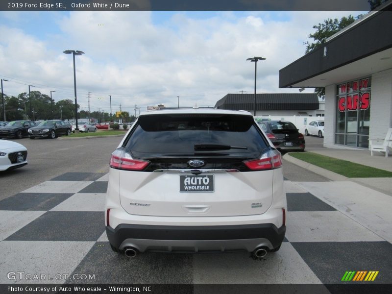 Oxford White / Dune 2019 Ford Edge SEL