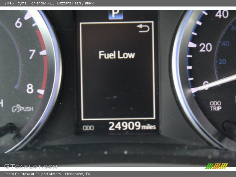 Blizzard Pearl / Black 2016 Toyota Highlander XLE