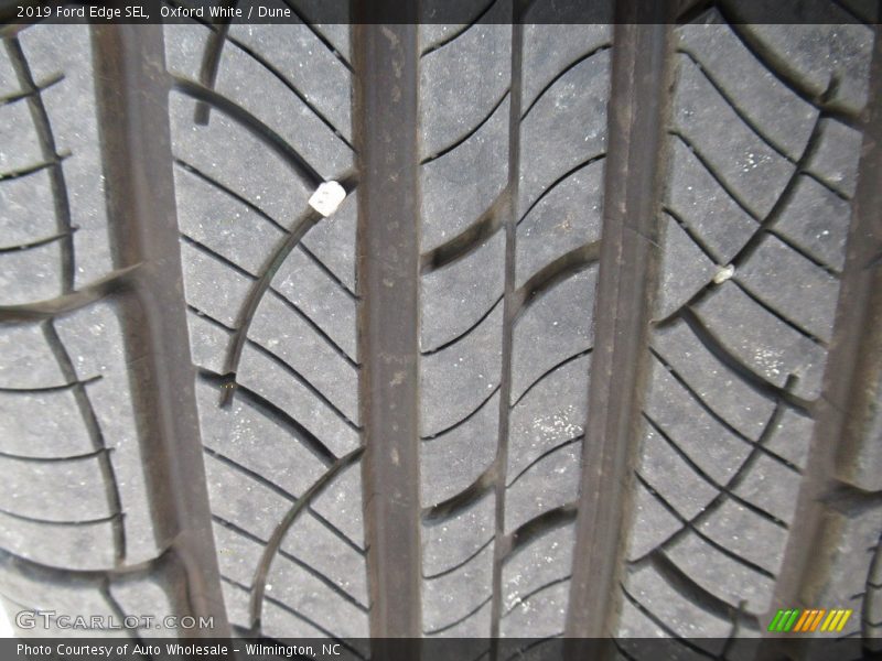 Oxford White / Dune 2019 Ford Edge SEL