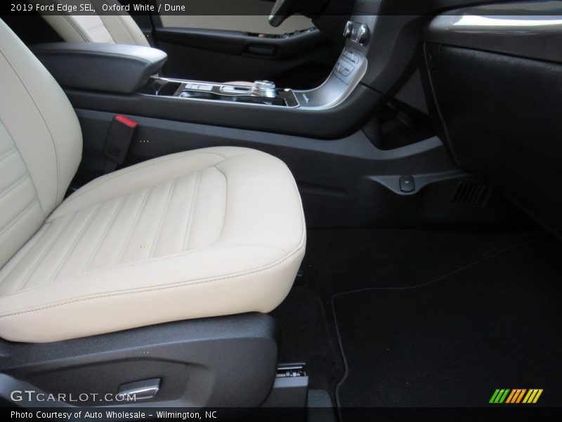 Oxford White / Dune 2019 Ford Edge SEL