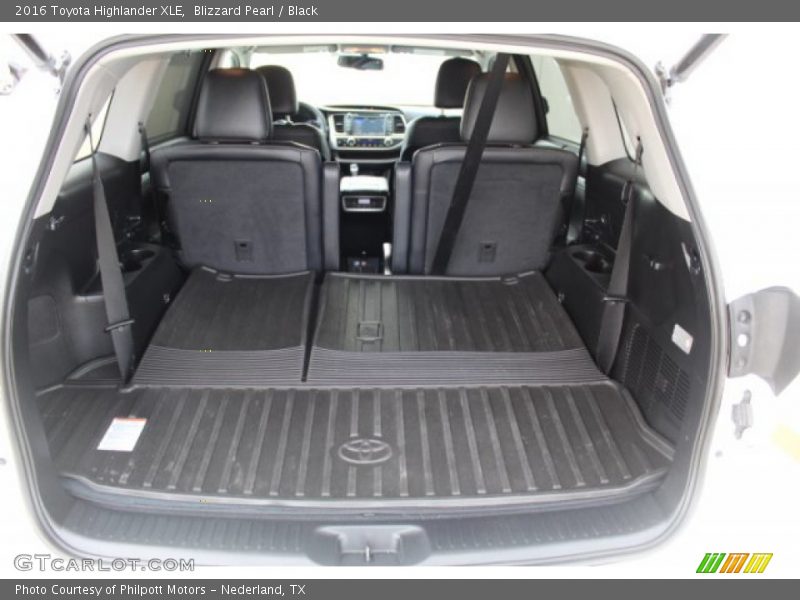 Blizzard Pearl / Black 2016 Toyota Highlander XLE