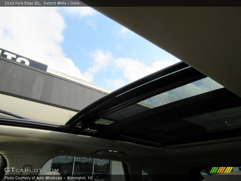 Oxford White / Dune 2019 Ford Edge SEL
