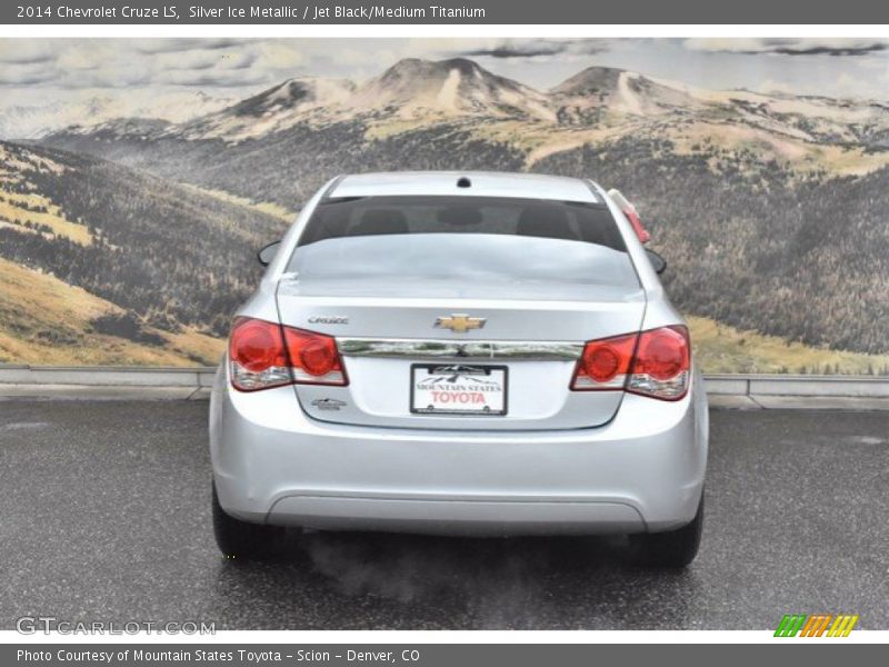 Silver Ice Metallic / Jet Black/Medium Titanium 2014 Chevrolet Cruze LS