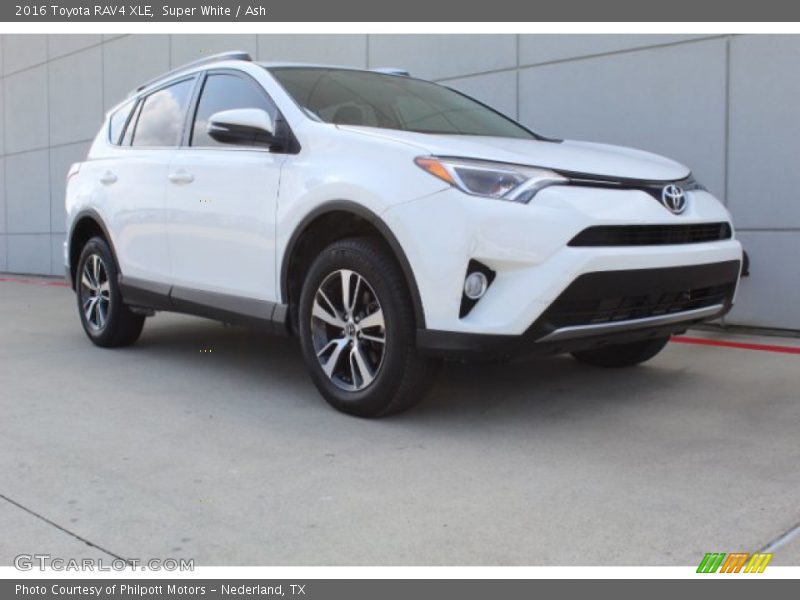 Super White / Ash 2016 Toyota RAV4 XLE