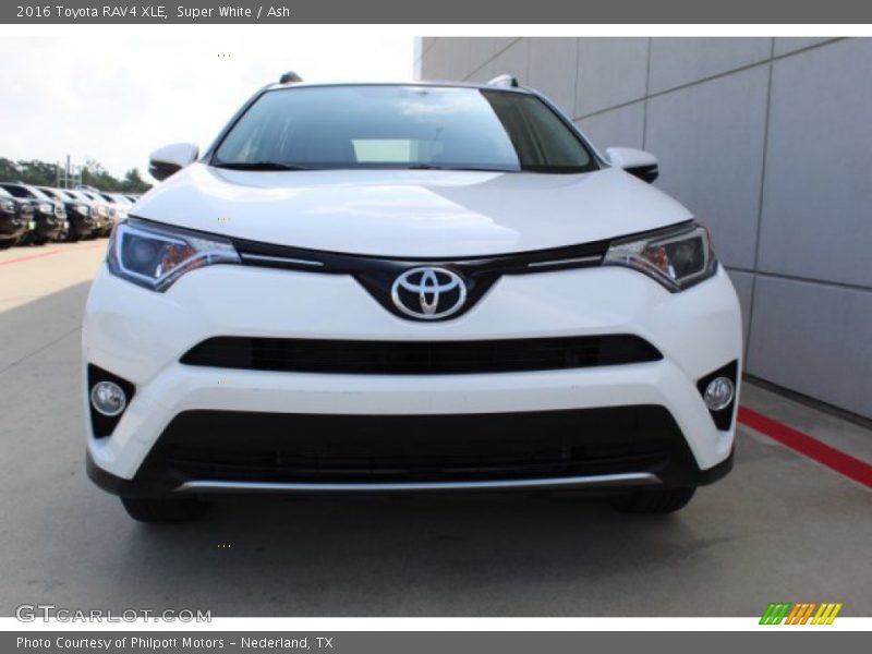 Super White / Ash 2016 Toyota RAV4 XLE