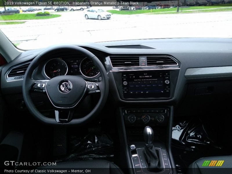 Habanero Orange Metallic / Titan Black 2019 Volkswagen Tiguan SE 4MOTION