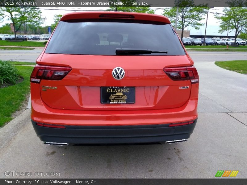 Habanero Orange Metallic / Titan Black 2019 Volkswagen Tiguan SE 4MOTION
