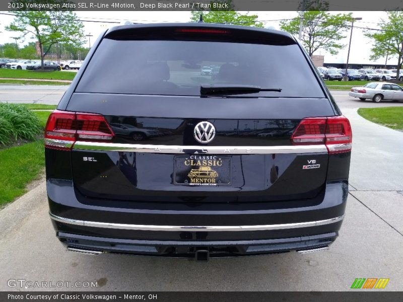 Deep Black Pearl / Titan Black 2019 Volkswagen Atlas SEL R-Line 4Motion