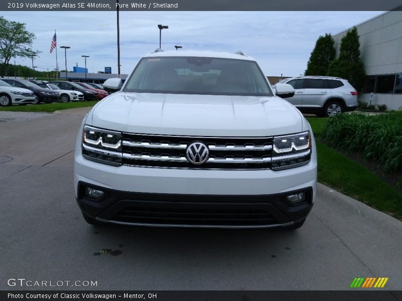 Pure White / Shetland 2019 Volkswagen Atlas SE 4Motion