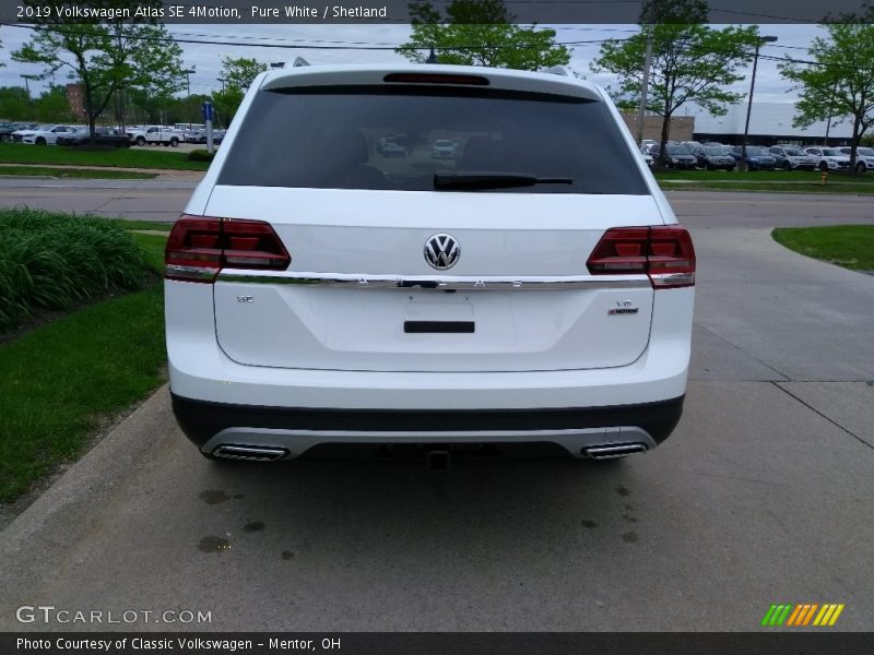 Pure White / Shetland 2019 Volkswagen Atlas SE 4Motion