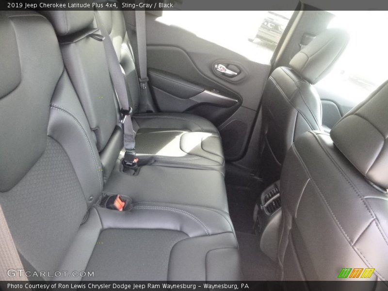 Sting-Gray / Black 2019 Jeep Cherokee Latitude Plus 4x4