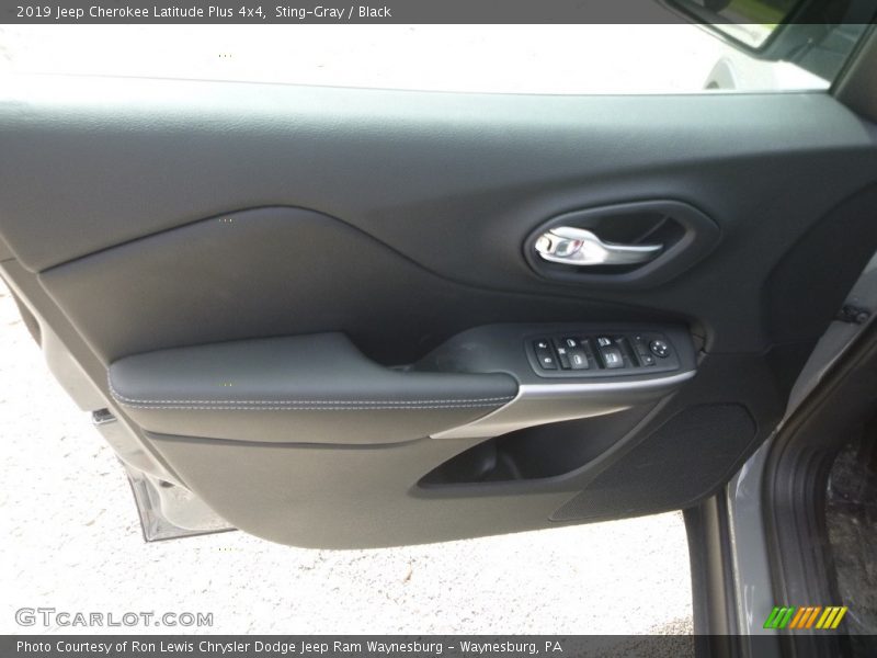 Sting-Gray / Black 2019 Jeep Cherokee Latitude Plus 4x4