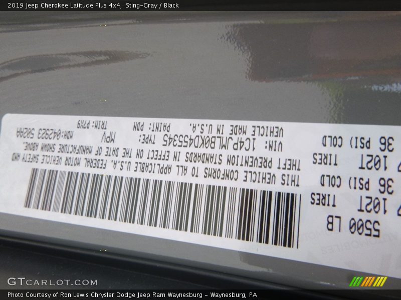Sting-Gray / Black 2019 Jeep Cherokee Latitude Plus 4x4