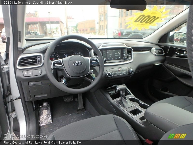 Sparkling Silver / Satin Black 2019 Kia Sorento L