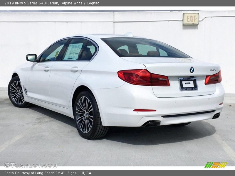 Alpine White / Cognac 2019 BMW 5 Series 540i Sedan