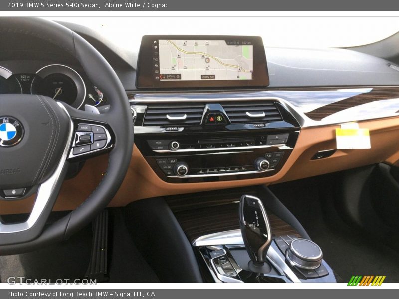 Alpine White / Cognac 2019 BMW 5 Series 540i Sedan