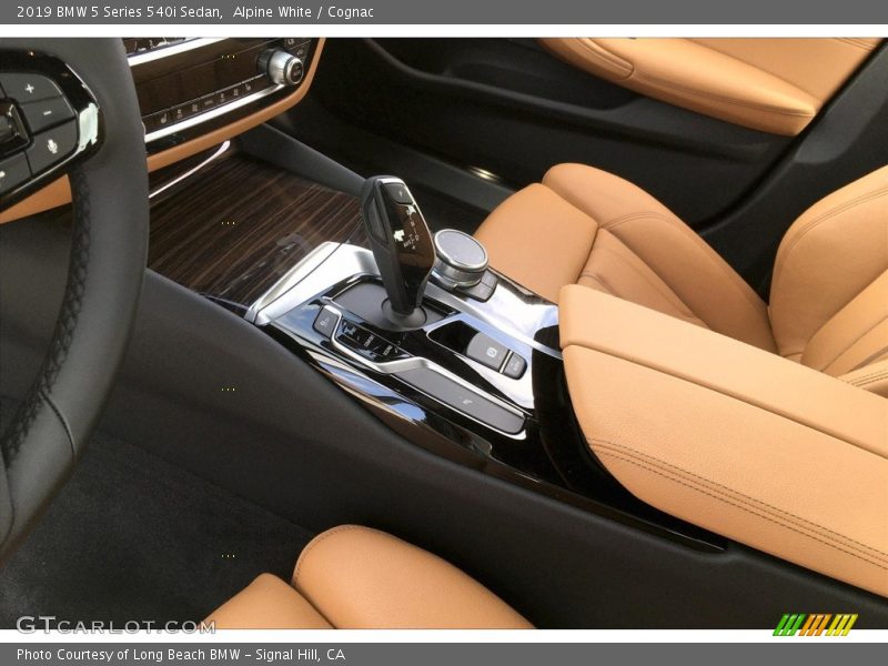 Alpine White / Cognac 2019 BMW 5 Series 540i Sedan