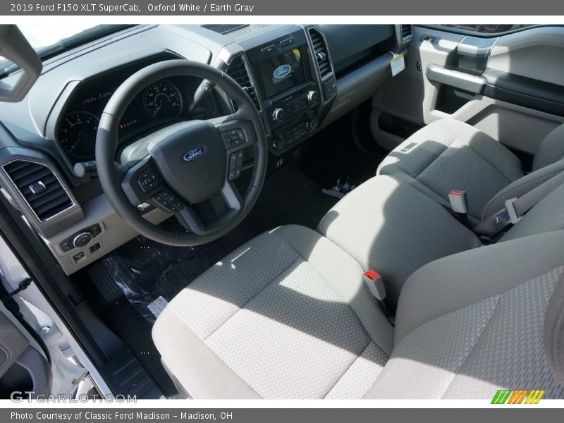 Oxford White / Earth Gray 2019 Ford F150 XLT SuperCab