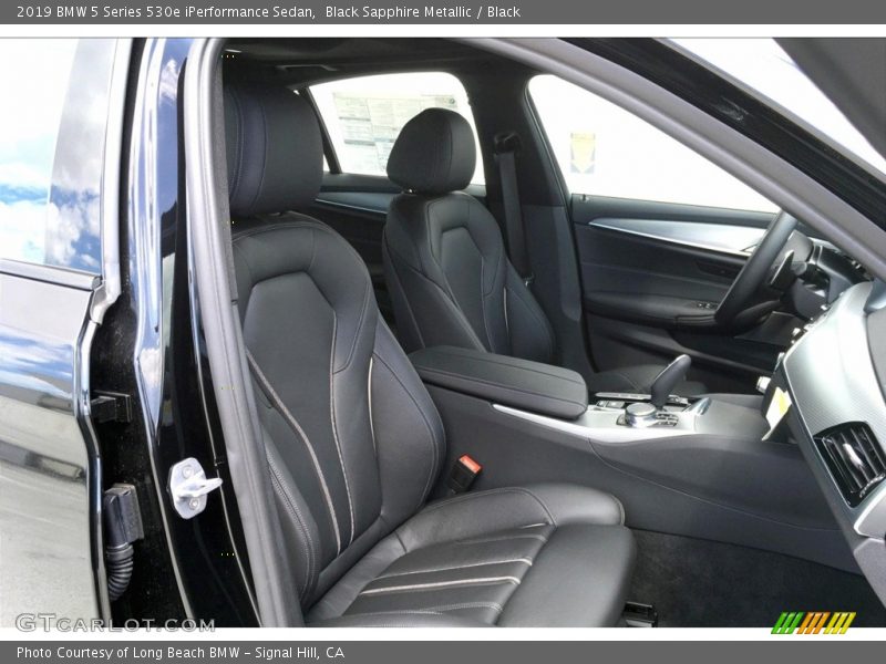 Black Sapphire Metallic / Black 2019 BMW 5 Series 530e iPerformance Sedan