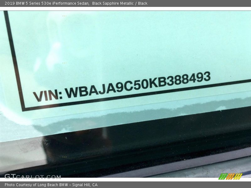 Black Sapphire Metallic / Black 2019 BMW 5 Series 530e iPerformance Sedan