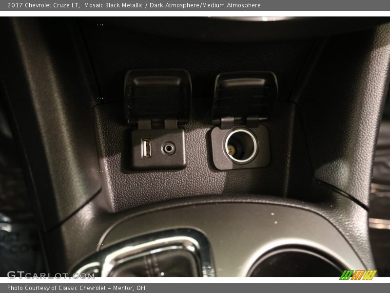 Mosaic Black Metallic / Dark Atmosphere/Medium Atmosphere 2017 Chevrolet Cruze LT