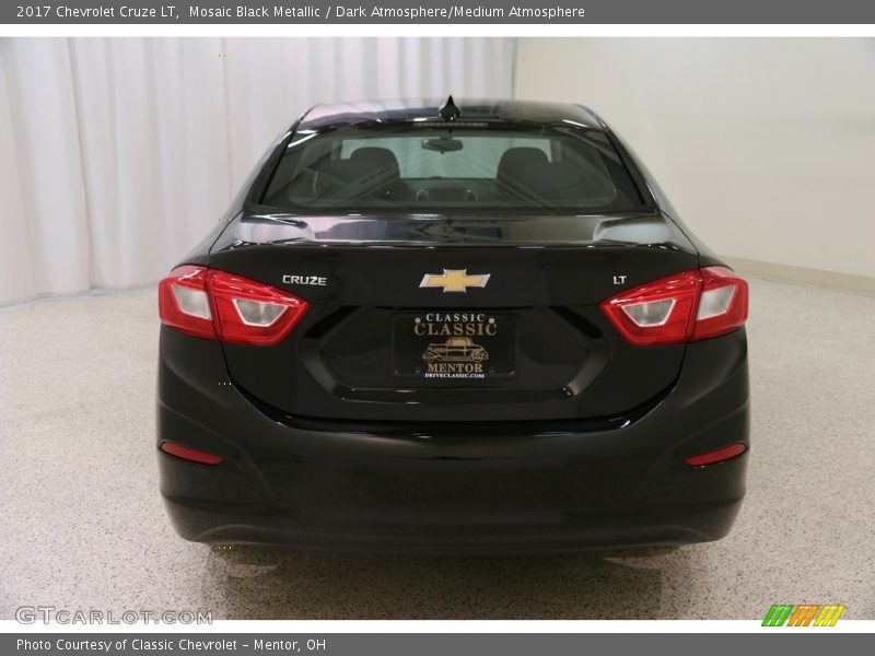Mosaic Black Metallic / Dark Atmosphere/Medium Atmosphere 2017 Chevrolet Cruze LT