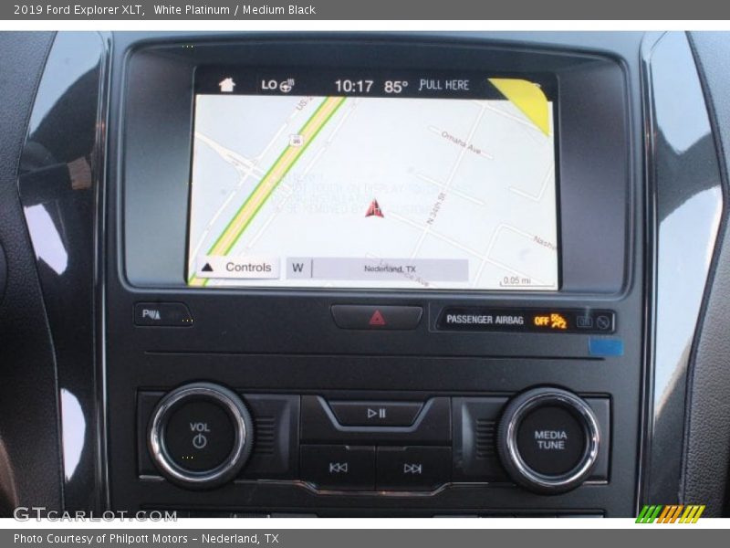 White Platinum / Medium Black 2019 Ford Explorer XLT