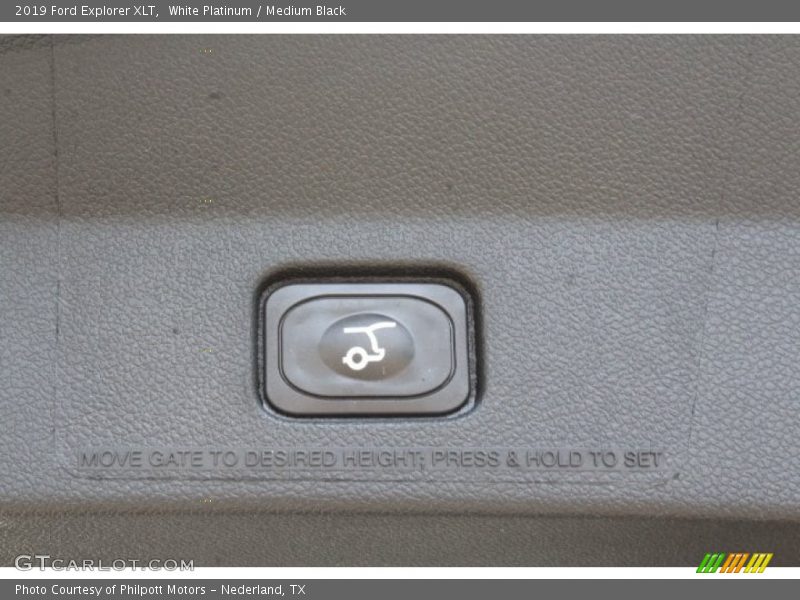 White Platinum / Medium Black 2019 Ford Explorer XLT