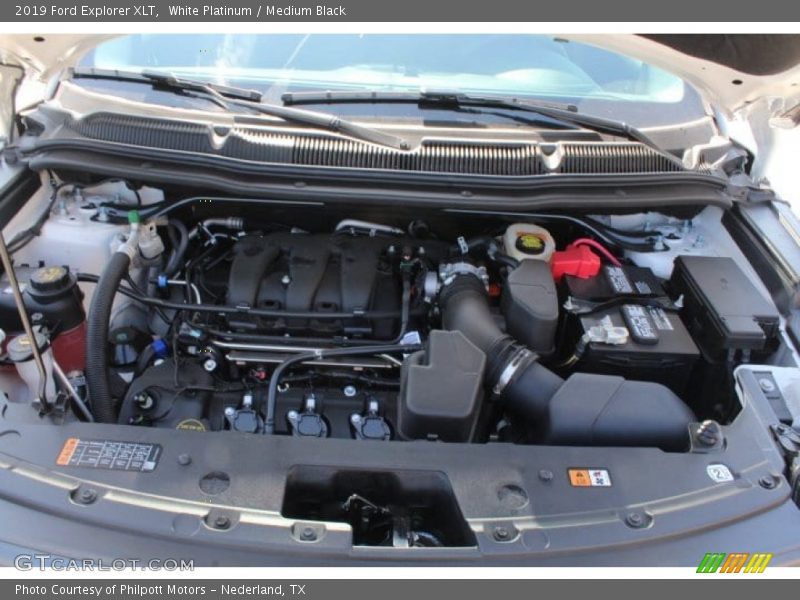 White Platinum / Medium Black 2019 Ford Explorer XLT