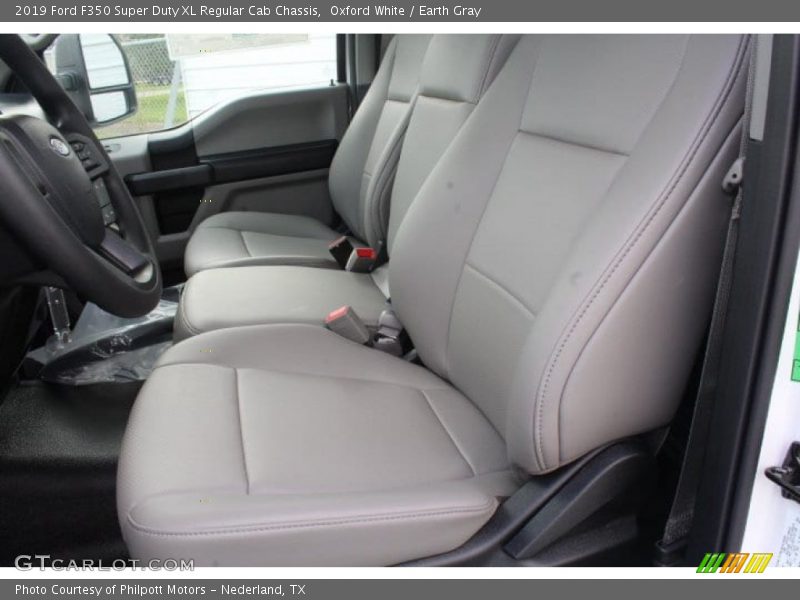 Oxford White / Earth Gray 2019 Ford F350 Super Duty XL Regular Cab Chassis