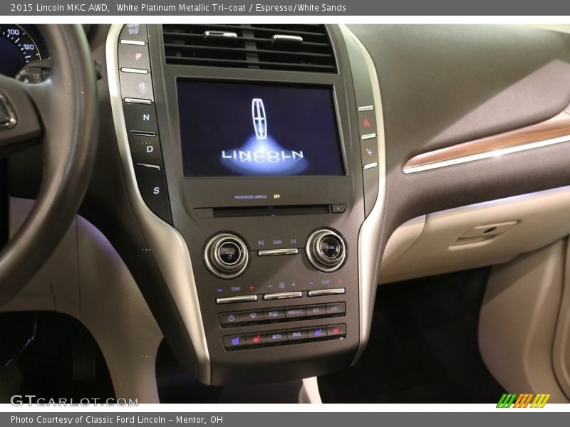 White Platinum Metallic Tri-coat / Espresso/White Sands 2015 Lincoln MKC AWD