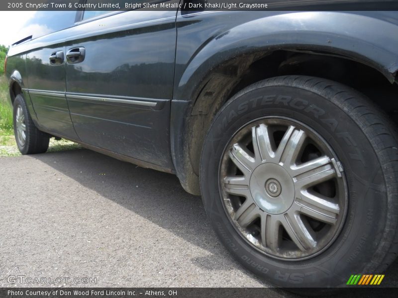 Bright Silver Metallic / Dark Khaki/Light Graystone 2005 Chrysler Town & Country Limited