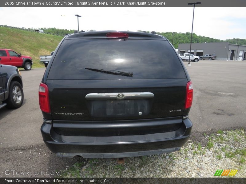 Bright Silver Metallic / Dark Khaki/Light Graystone 2005 Chrysler Town & Country Limited