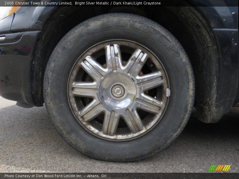 Bright Silver Metallic / Dark Khaki/Light Graystone 2005 Chrysler Town & Country Limited