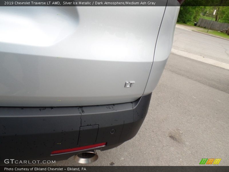 Silver Ice Metallic / Dark Atmosphere/Medium Ash Gray 2019 Chevrolet Traverse LT AWD