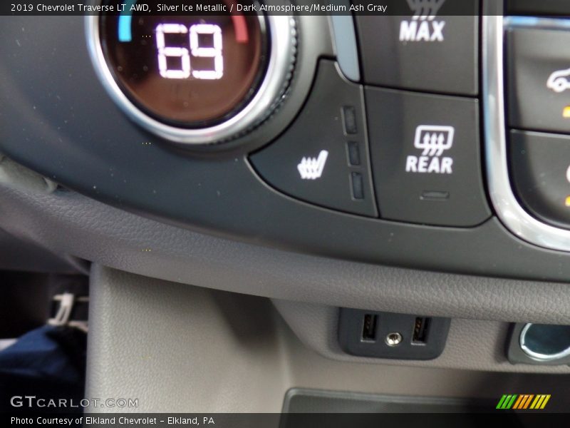 Silver Ice Metallic / Dark Atmosphere/Medium Ash Gray 2019 Chevrolet Traverse LT AWD