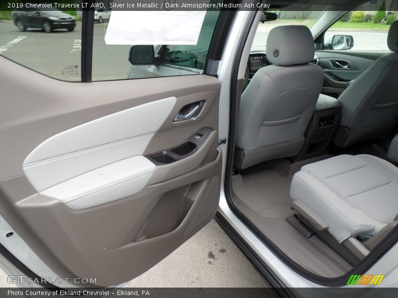 Silver Ice Metallic / Dark Atmosphere/Medium Ash Gray 2019 Chevrolet Traverse LT AWD