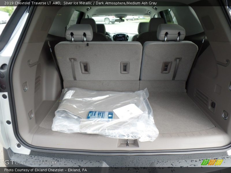 Silver Ice Metallic / Dark Atmosphere/Medium Ash Gray 2019 Chevrolet Traverse LT AWD