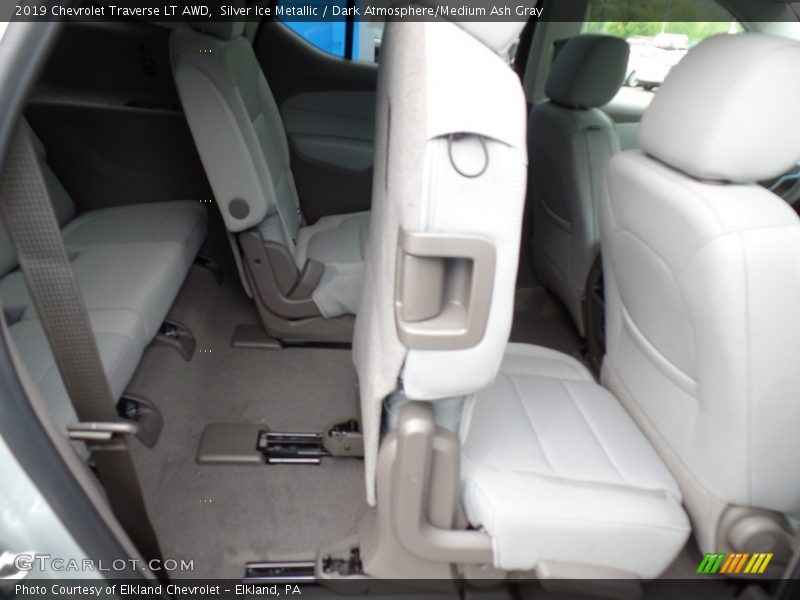 Silver Ice Metallic / Dark Atmosphere/Medium Ash Gray 2019 Chevrolet Traverse LT AWD