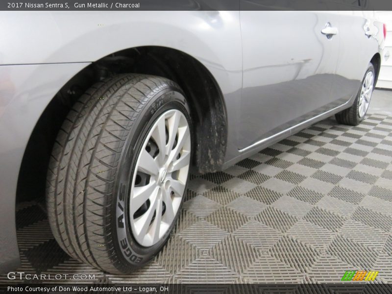 Gun Metallic / Charcoal 2017 Nissan Sentra S