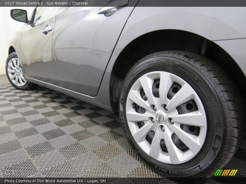 Gun Metallic / Charcoal 2017 Nissan Sentra S