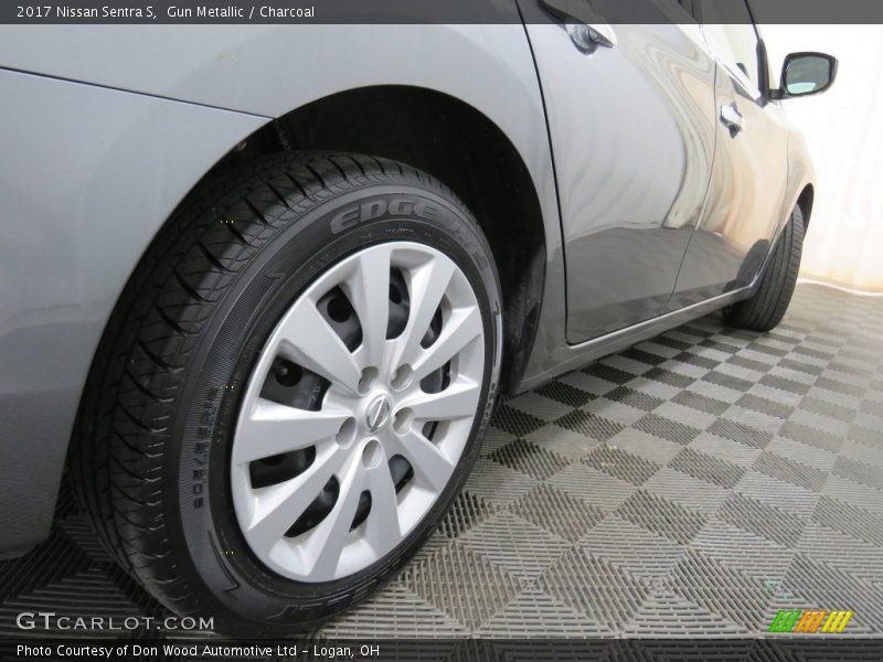 Gun Metallic / Charcoal 2017 Nissan Sentra S