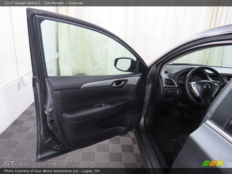 Gun Metallic / Charcoal 2017 Nissan Sentra S