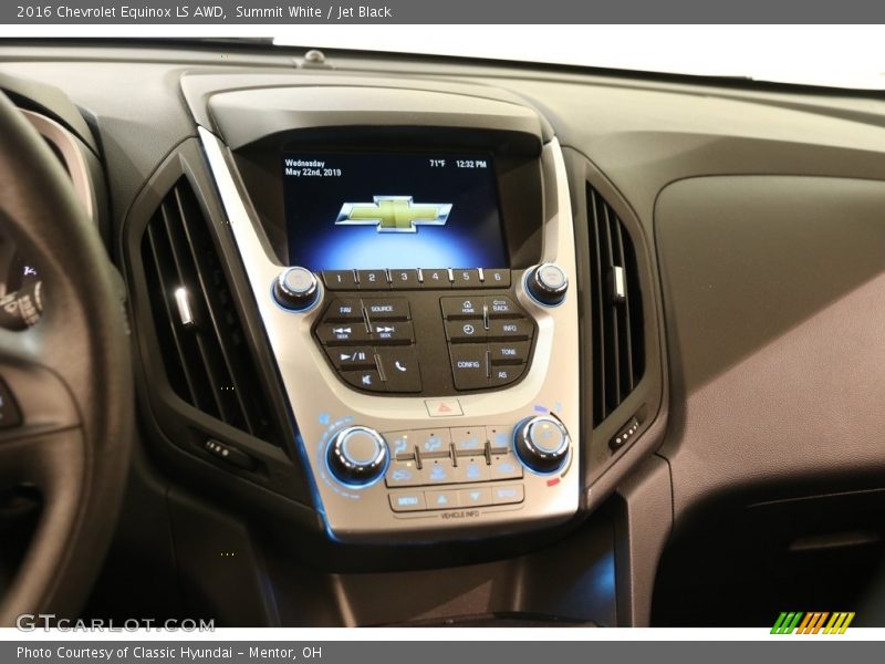 Summit White / Jet Black 2016 Chevrolet Equinox LS AWD