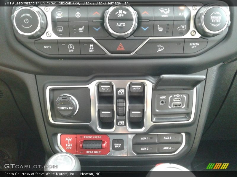 Controls of 2019 Wrangler Unlimited Rubicon 4x4