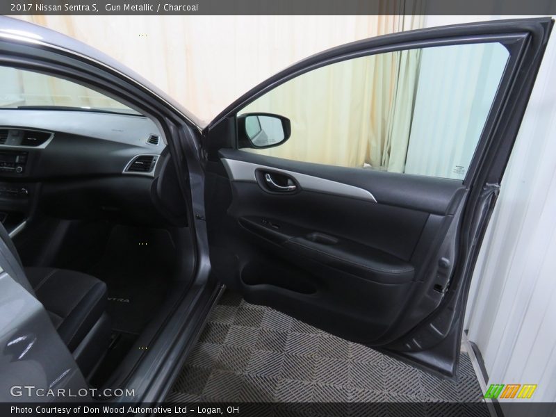 Gun Metallic / Charcoal 2017 Nissan Sentra S