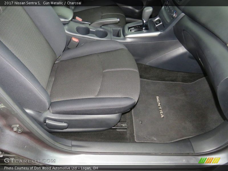 Gun Metallic / Charcoal 2017 Nissan Sentra S