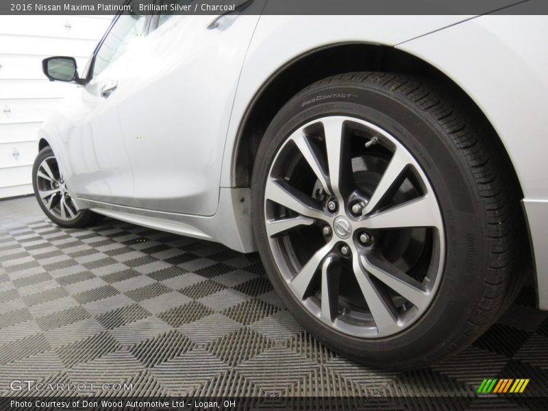 Brilliant Silver / Charcoal 2016 Nissan Maxima Platinum